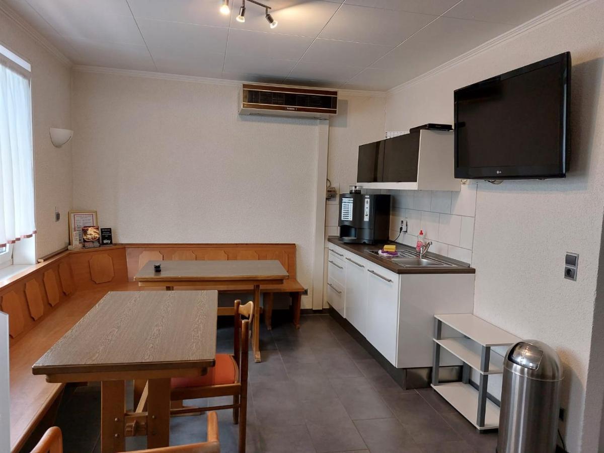 Hotel Gaestezimmer Gasthof Becker Wulfrath Esterno foto