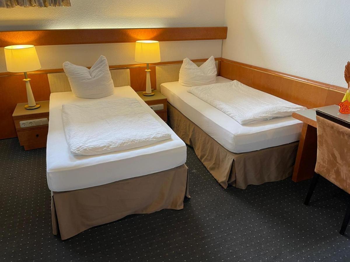 Hotel Gaestezimmer Gasthof Becker Wulfrath Esterno foto