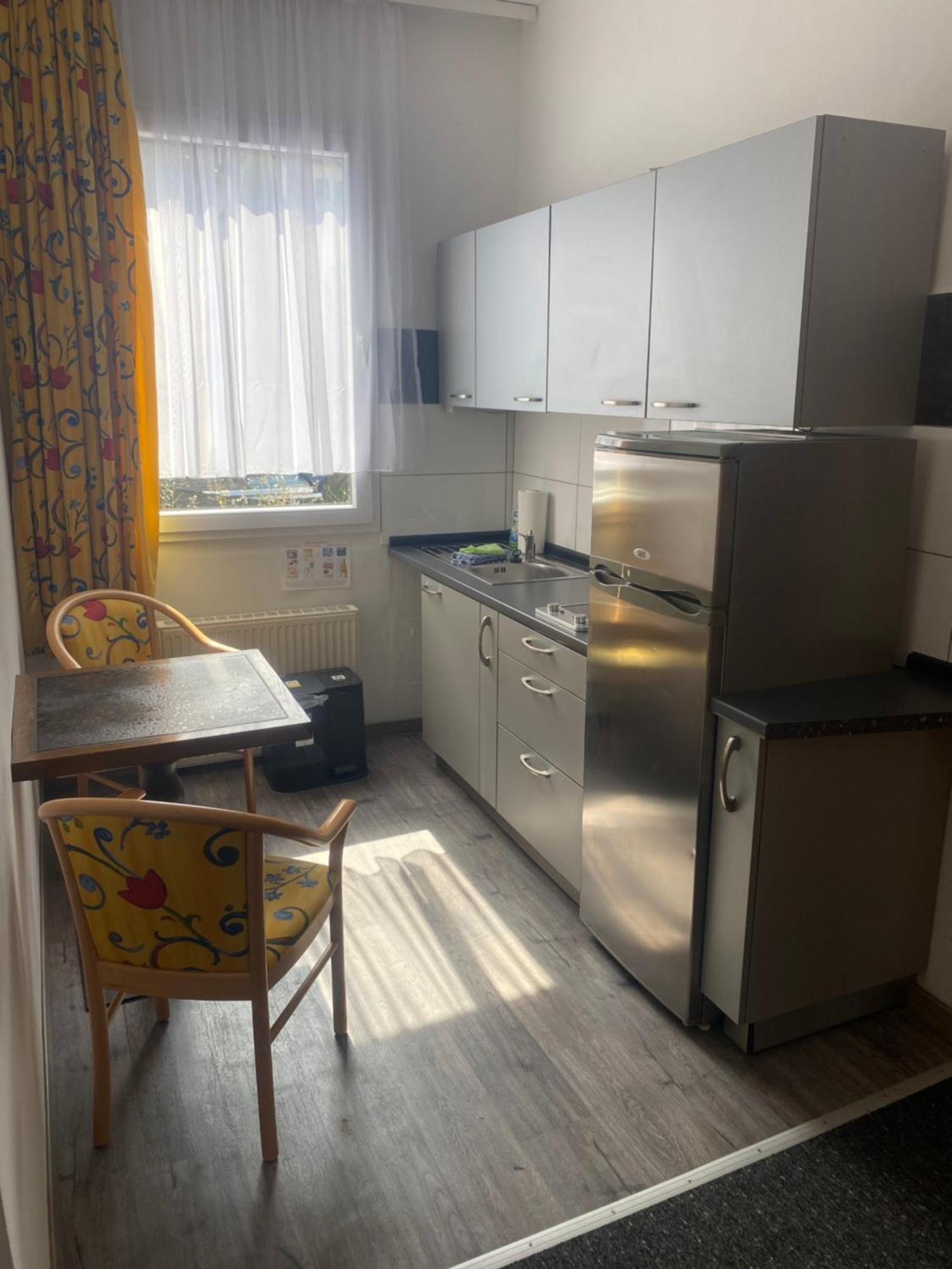 Hotel Gaestezimmer Gasthof Becker Wulfrath Esterno foto