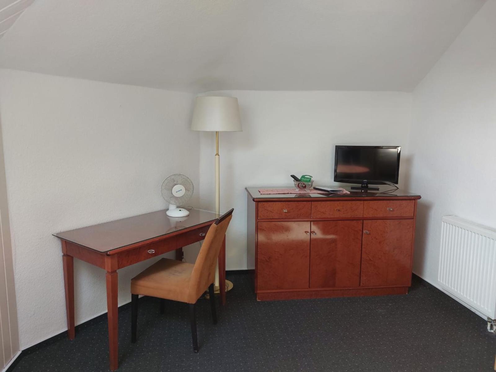 Hotel Gaestezimmer Gasthof Becker Wulfrath Esterno foto