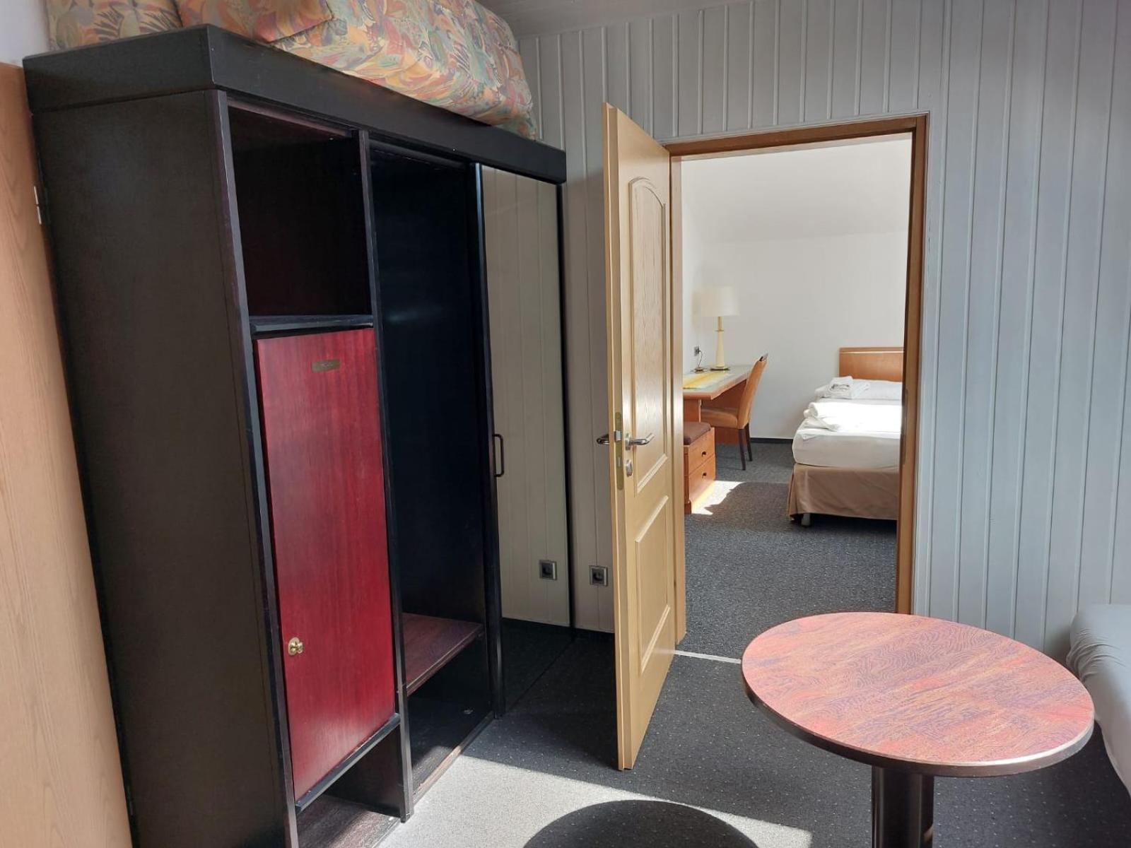 Hotel Gaestezimmer Gasthof Becker Wulfrath Esterno foto