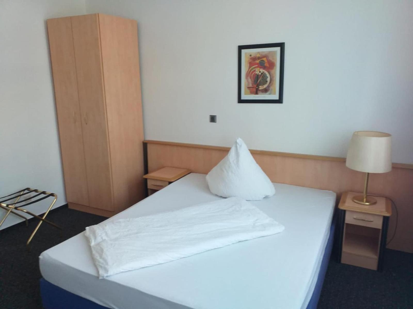 Hotel Gaestezimmer Gasthof Becker Wulfrath Esterno foto