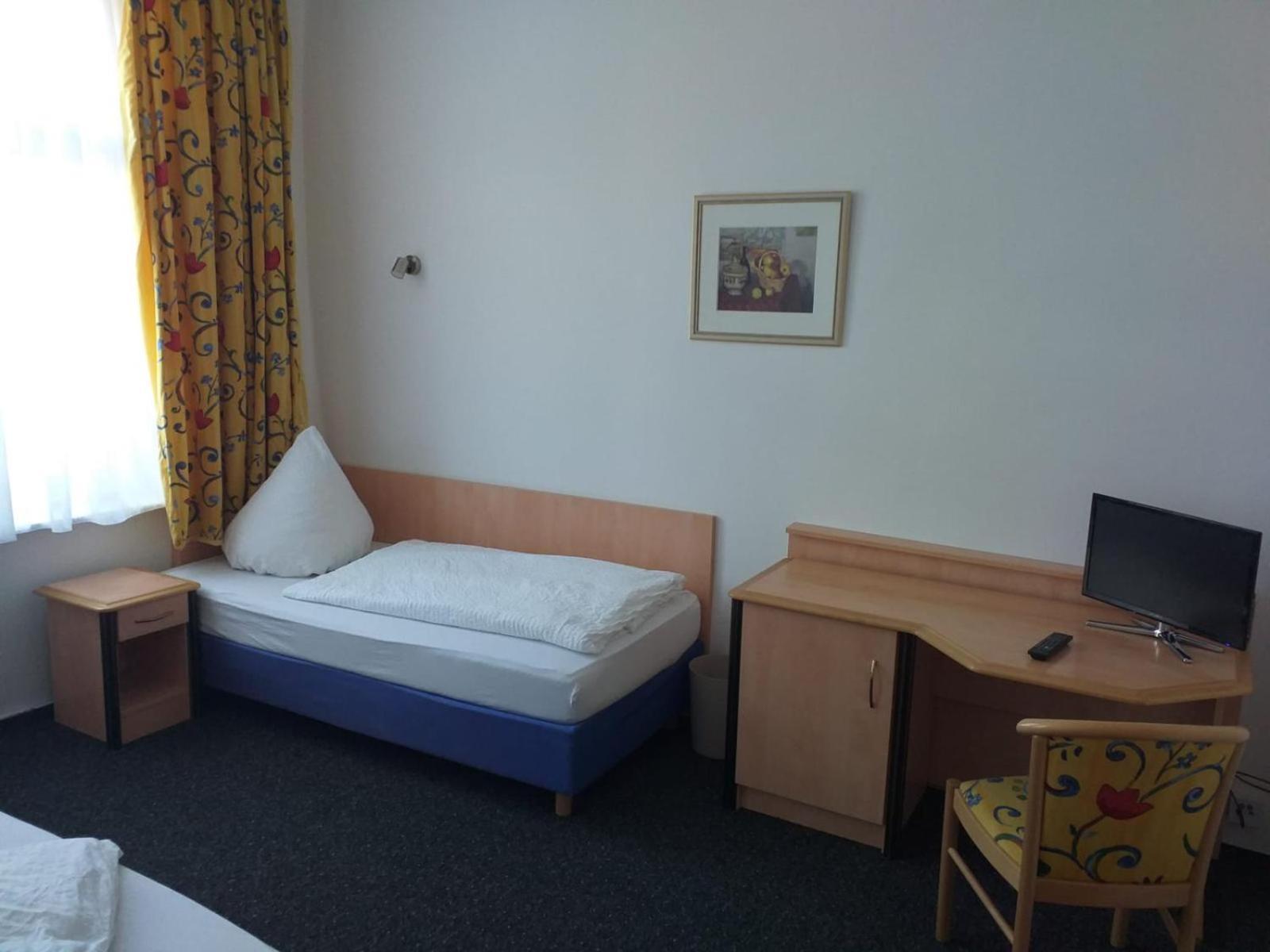 Hotel Gaestezimmer Gasthof Becker Wulfrath Esterno foto