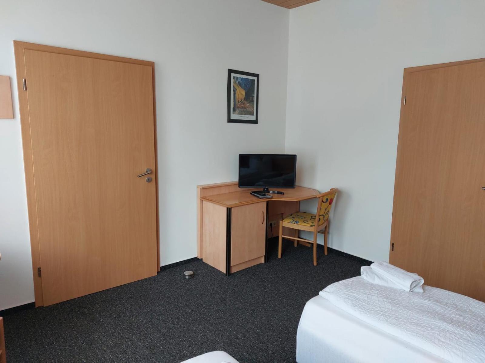 Hotel Gaestezimmer Gasthof Becker Wulfrath Esterno foto