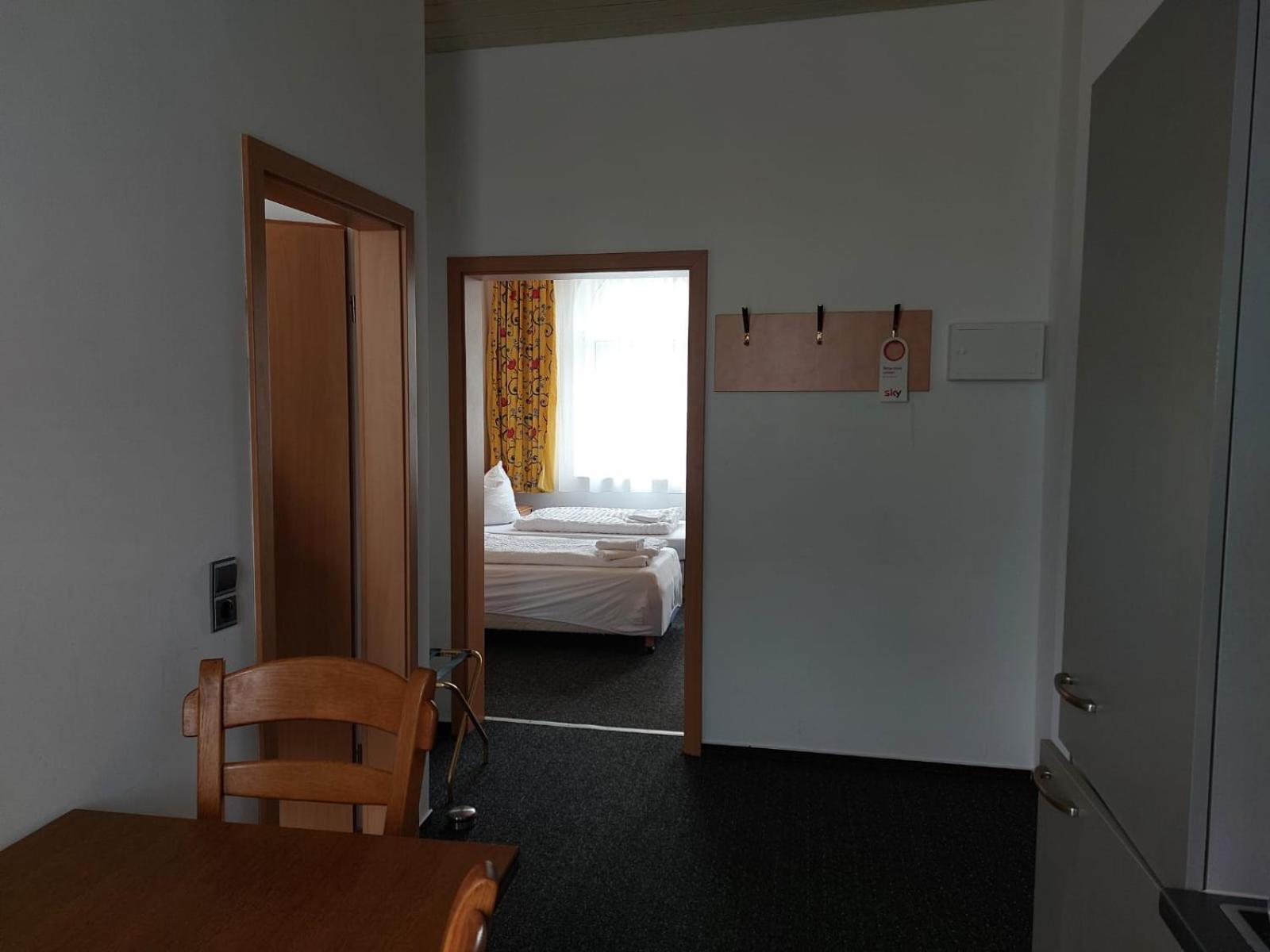 Hotel Gaestezimmer Gasthof Becker Wulfrath Esterno foto