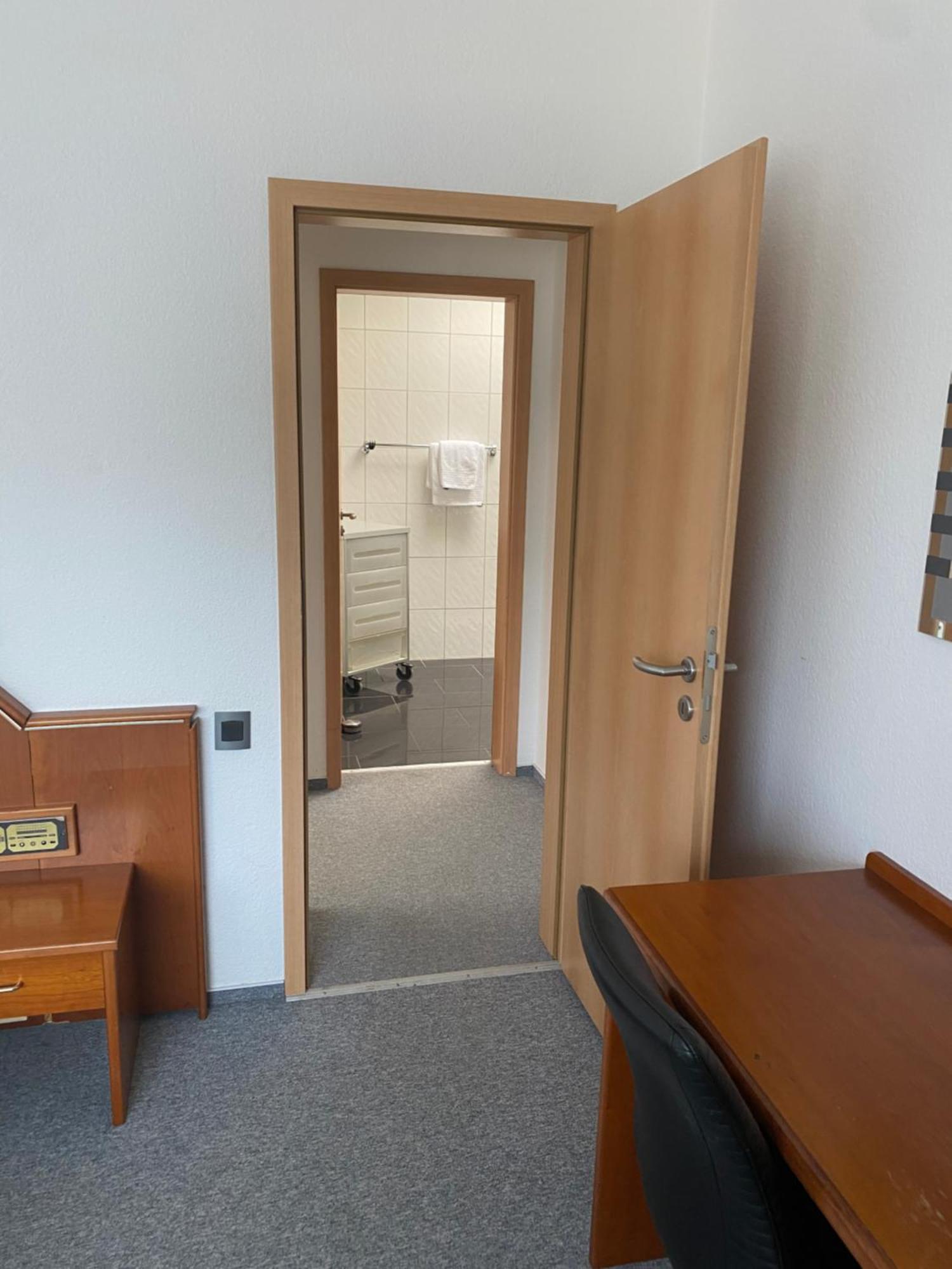 Hotel Gaestezimmer Gasthof Becker Wulfrath Esterno foto