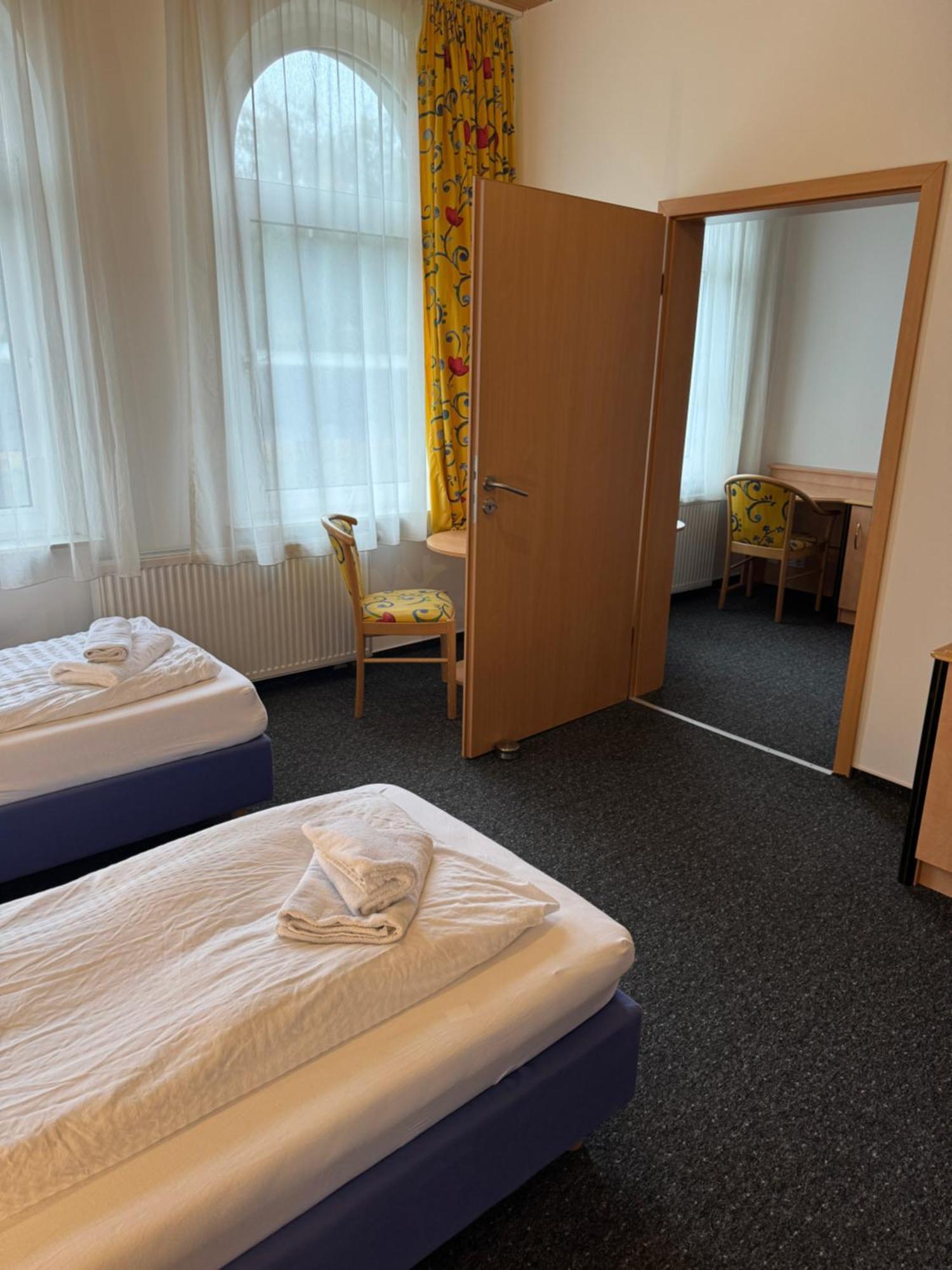 Hotel Gaestezimmer Gasthof Becker Wulfrath Esterno foto