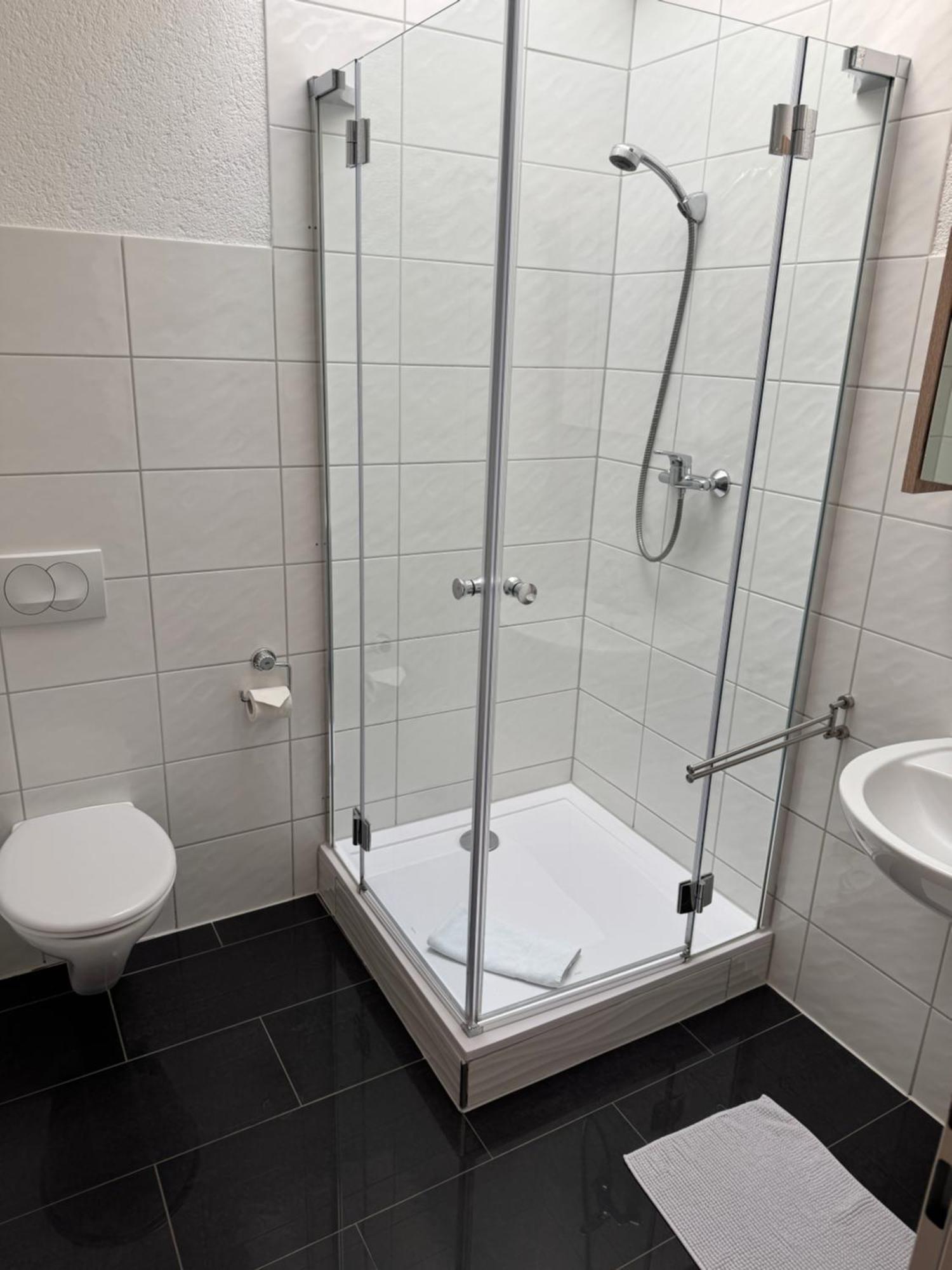 Hotel Gaestezimmer Gasthof Becker Wulfrath Esterno foto