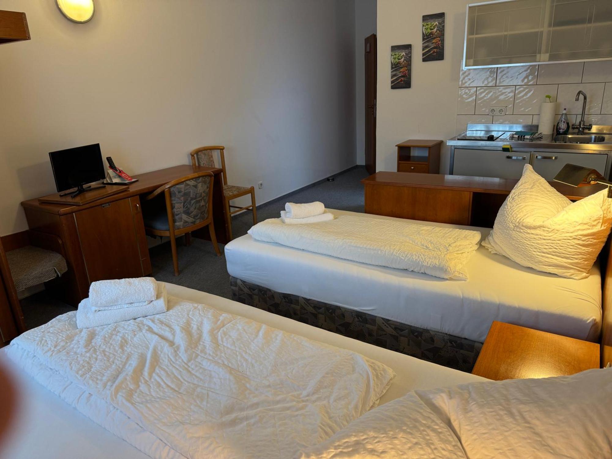 Hotel Gaestezimmer Gasthof Becker Wulfrath Esterno foto