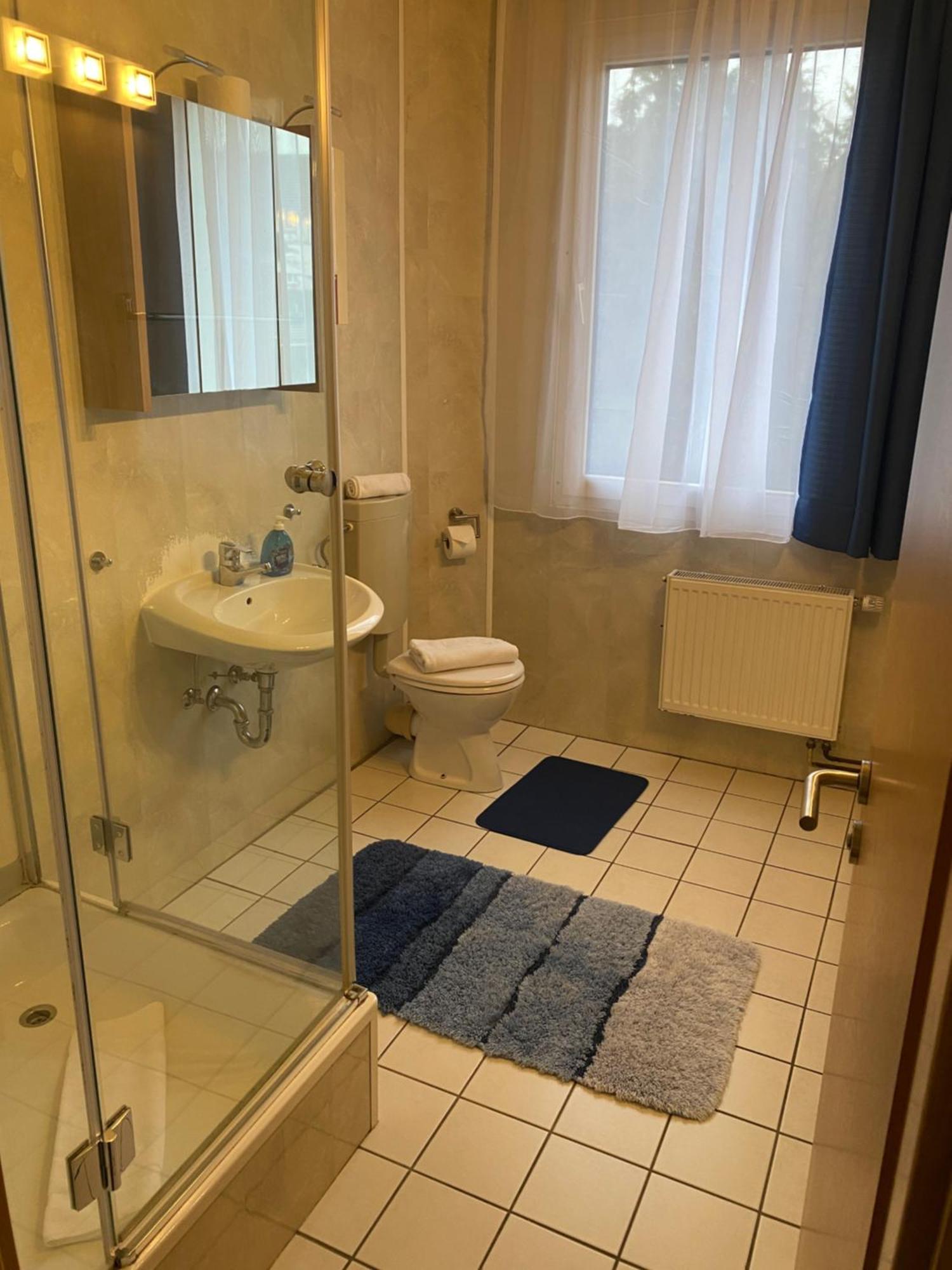 Hotel Gaestezimmer Gasthof Becker Wulfrath Esterno foto