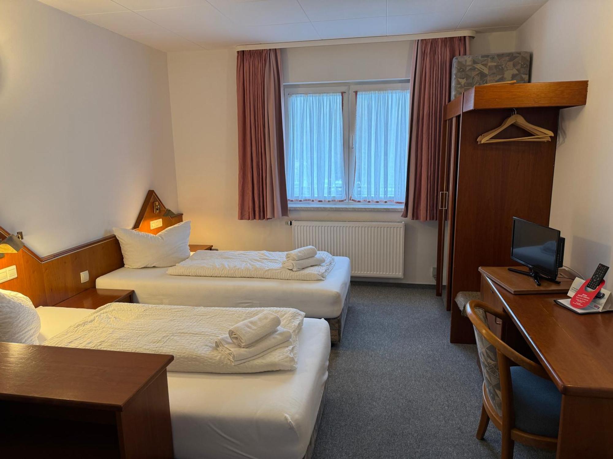 Hotel Gaestezimmer Gasthof Becker Wulfrath Esterno foto