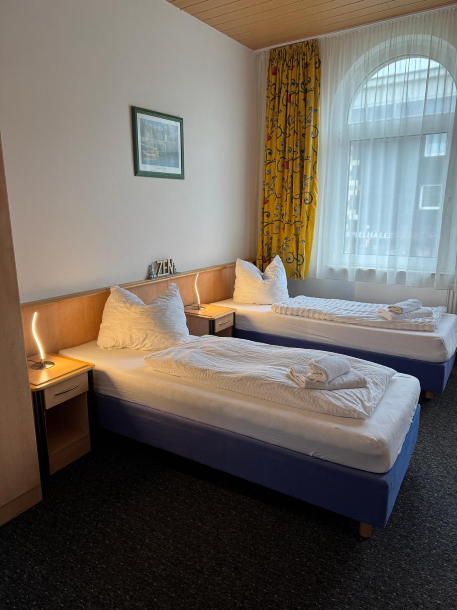 Hotel Gaestezimmer Gasthof Becker Wulfrath Esterno foto