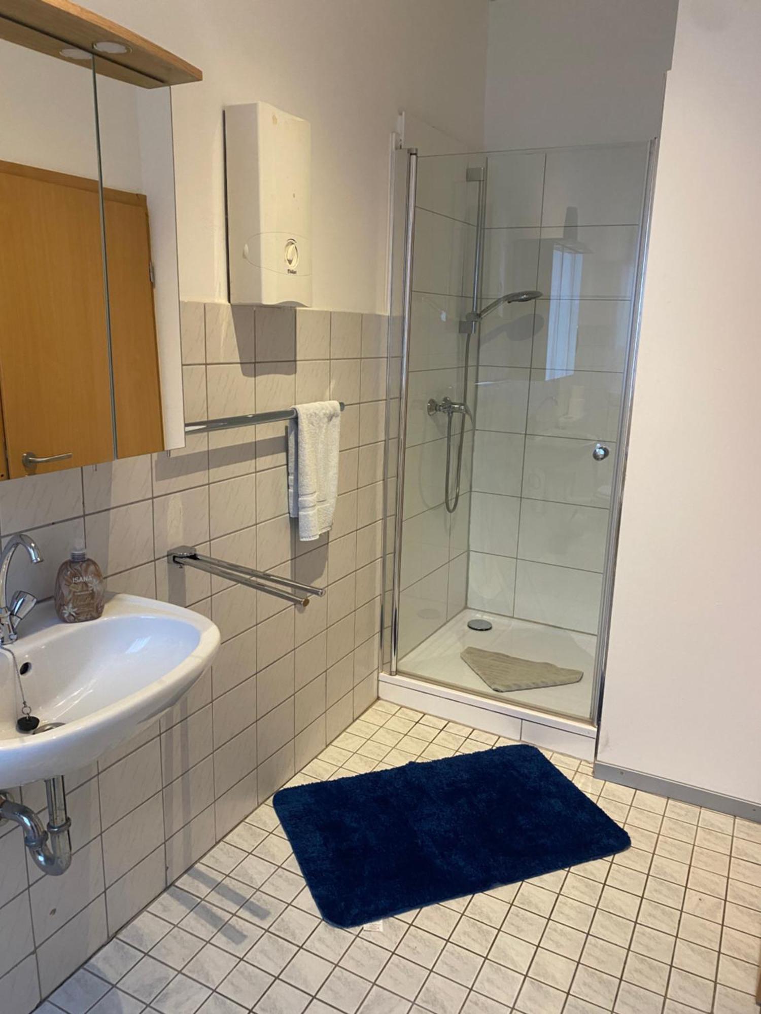 Hotel Gaestezimmer Gasthof Becker Wulfrath Esterno foto