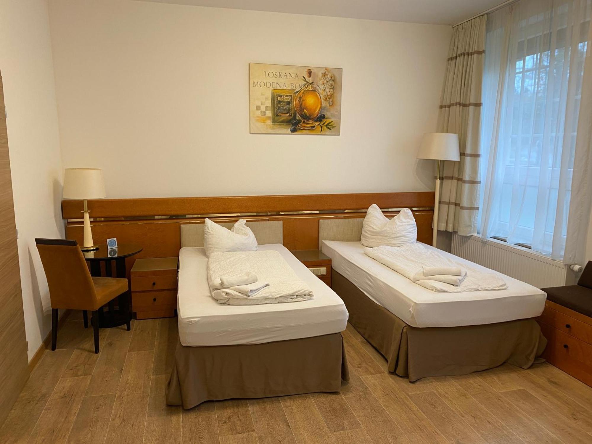 Hotel Gaestezimmer Gasthof Becker Wulfrath Esterno foto